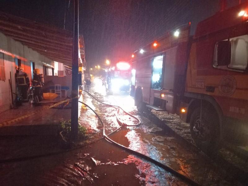 Incêndio em residência mobiliza bombeiros em Gravatal