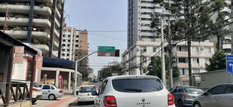 Queda de energia deixa trânsito lento na região Central de Criciúma