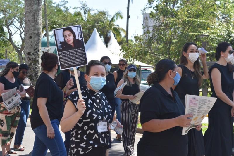 Caminhada em Siderópolis relembra casos de feminicídio no Brasil