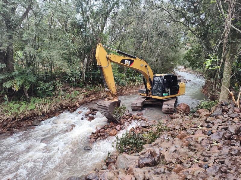Prefeitura de Praia Grande trabalha intensamente para evitar enchente e alagamentos