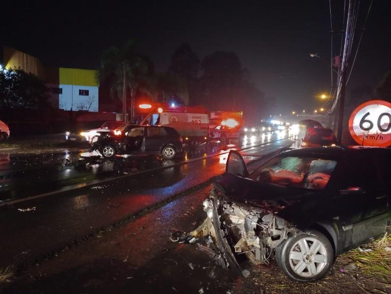 Colisão frontal deixa trânsito lento em rodovia de Criciúma