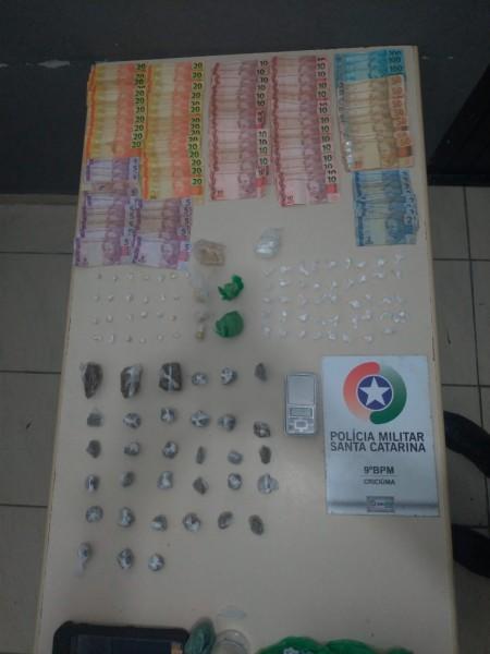 Polícia apreende drogas, balança de precisão e dinheiro durante ação contra o tráfico