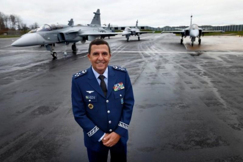Decretos oficializam trocas de comando na Marinha e na Aeronáutica