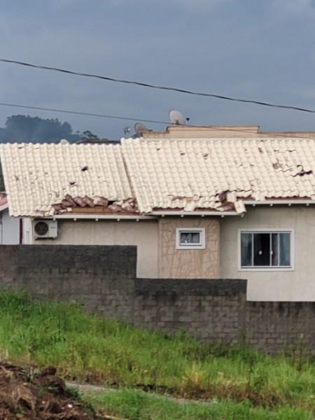 Defesa Civil confirma que região Sul de SC foi atingida por tornado 