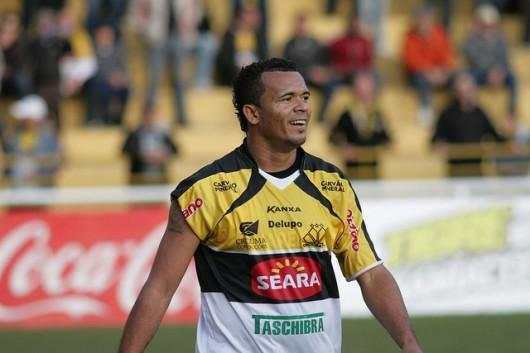 Zé Carlos na 15ª posição no ranking de artilheiros do Tigre