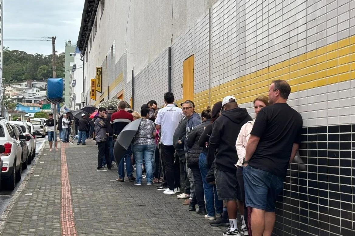 Criciúma x Botafogo: Ingressos gratuitos para sócios estão esgotados