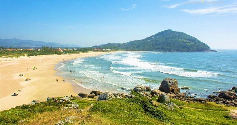 Bombeiros encerram buscas por jovem na Praia da Ferrugem