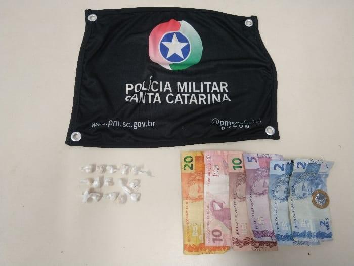 Dupla é presa por tráfico de droga no Cristo Redentor em Criciúma