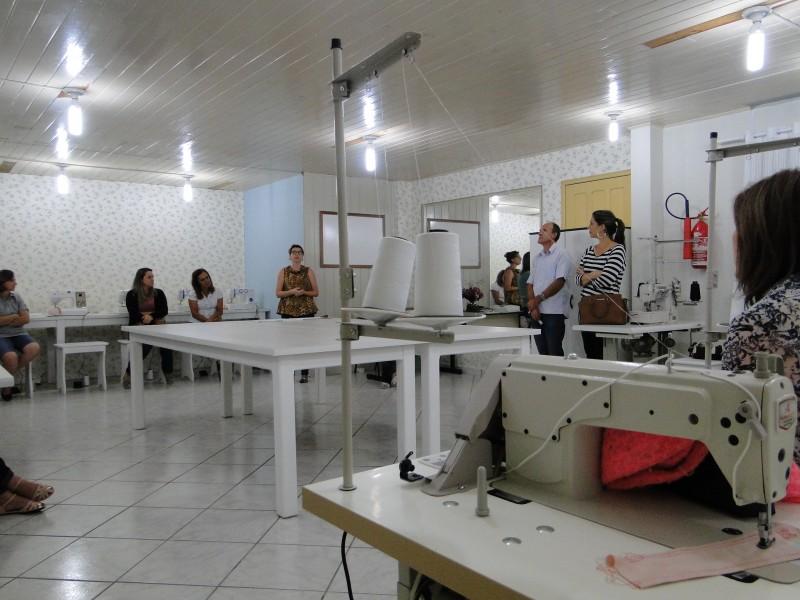 Escola Orleanense de Corte e Costura inicia atividades 