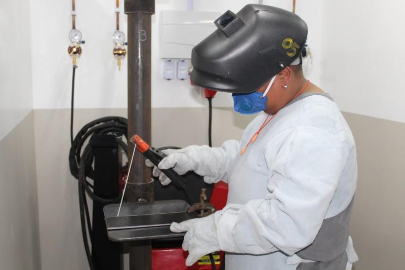 Curso de solda possibilita inserção de mulheres no mercado de trabalho