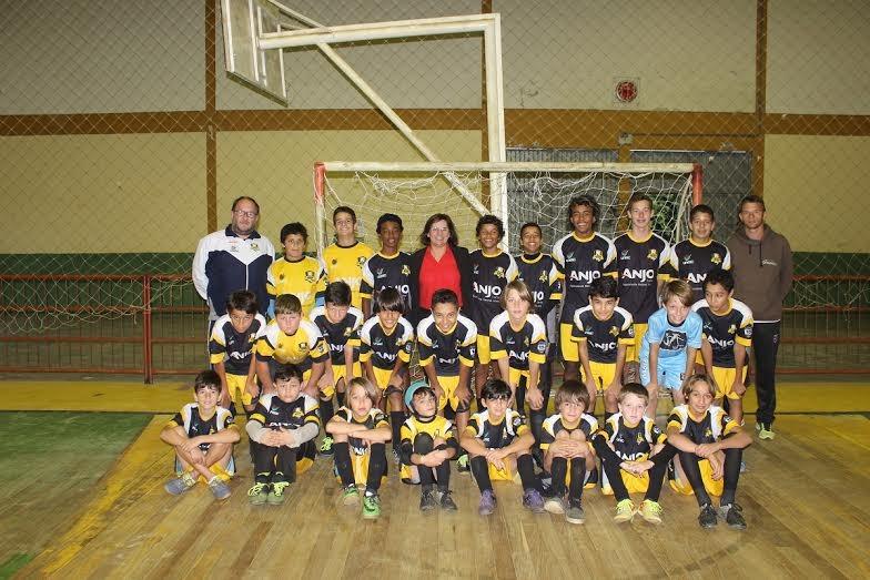 Projeto Anjos do Futsal contempla 40 crianças do Rincão