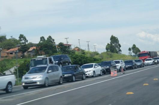 BR-101 registra filas de mais de 12 quilômetros em alguns trechos