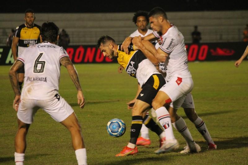 Longe de casa, Tigre tem jogador expulso e perde para o Botafogo-SP na Série B  