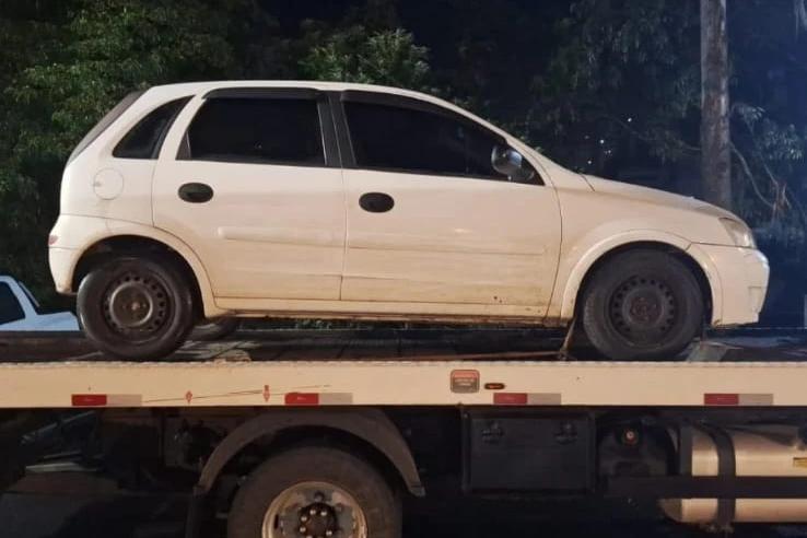 Homem tenta fugir da PM e acaba preso por tráfico de drogas