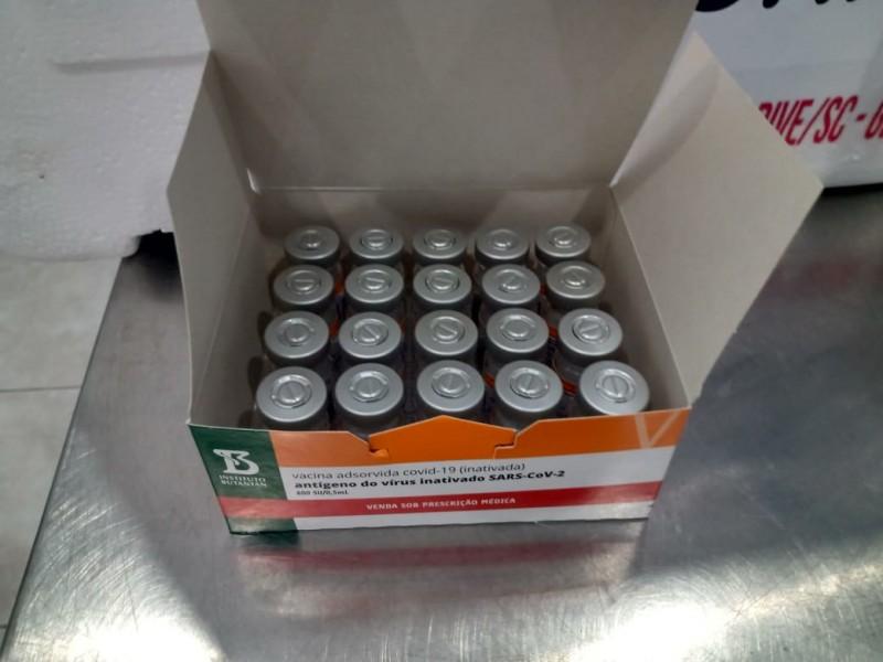 Siderópolis recebe 220 doses da vacina CoronaVac