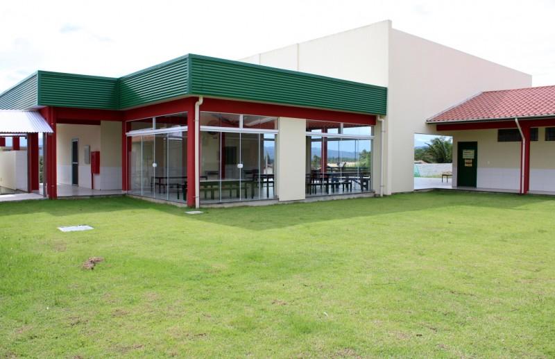 Obra da escola Iria Zandomênego De Luca está 90% concluída