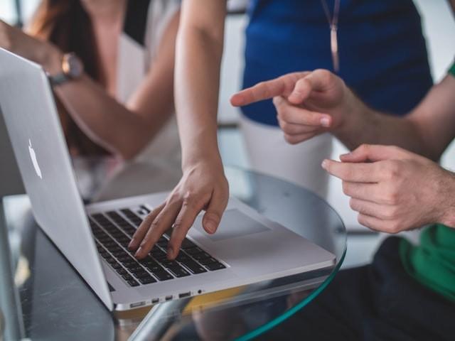 Ataques cibernéticos, clonagem de aplicativos e de dados pautam Café de Ideias