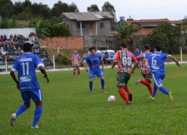 Metropolitano, Ambra e Mãe dos Homens estreiam com vitória