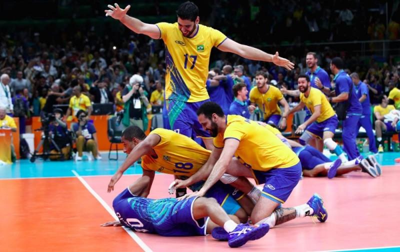 Brasil bate Itália e conquista tricampeonato olímpico