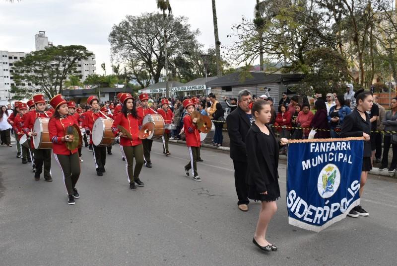 Tradição e respeito à Pátria marcam Desfile Cívico de Siderópolis