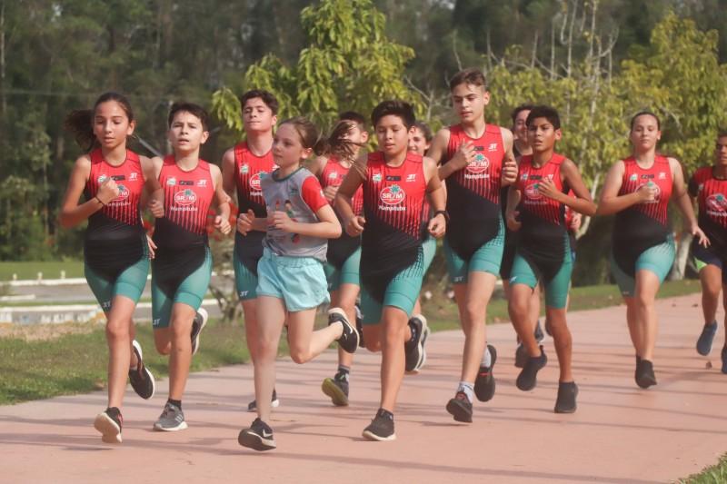 Triathlon inicia a temporada e inscrições para escolinhas estão abertas