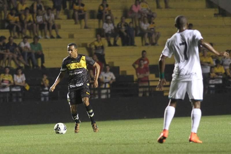 Criciúma vence o Goiás e acaba com jejum no Brasileirão