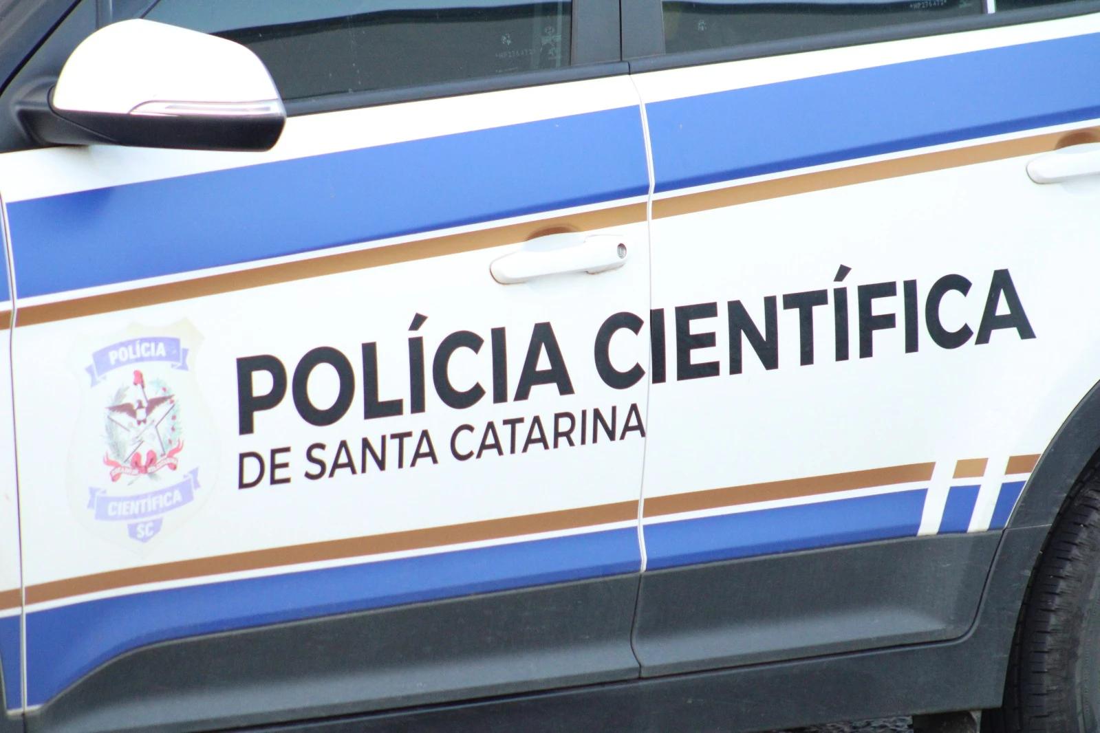 Condutor de carro com placas de Morro da Fumaça morre em acidente em Bom Retiro