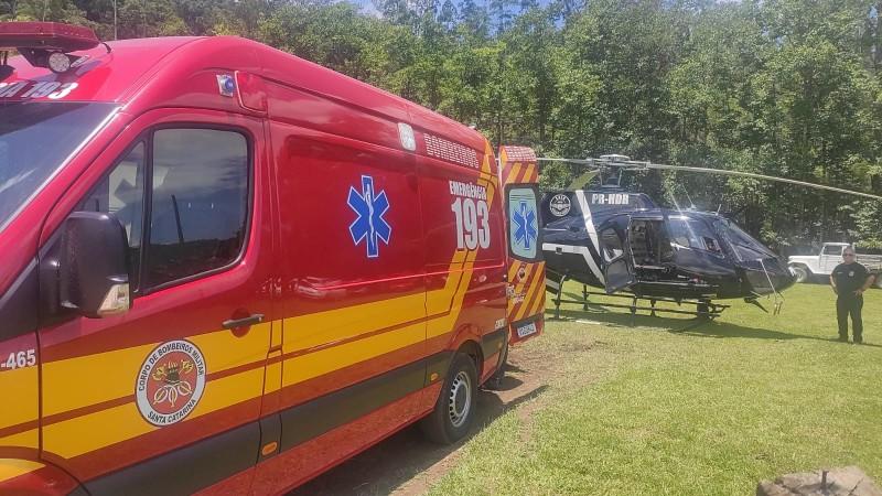 Homem tem perna presa em tratorito e acaba socorrido pelos bombeiros em Orleans 
