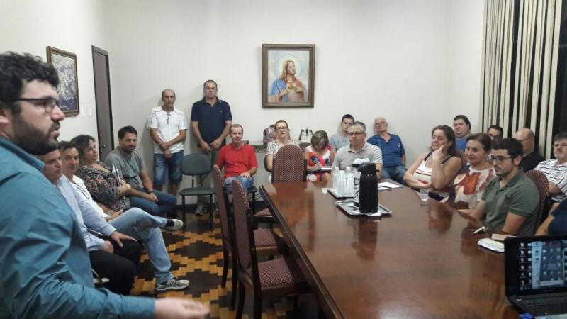 Em reunião com entidades, formato da Festa do Vinho é definido