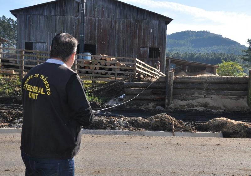 DNIT fiscaliza o uso da faixa de domínio nas obras da BR-285