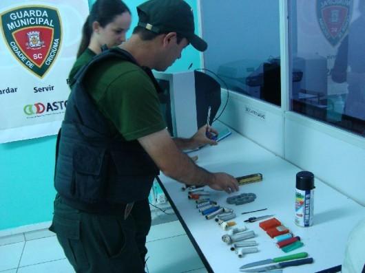 Ações preventivas rendem "coleção" de objetos ilícitos à Guarda Municipal