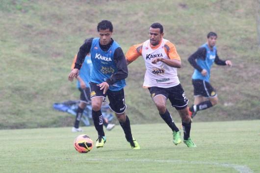  Com seis mudanças, Argel encaminha time para enfrentar o Goiás