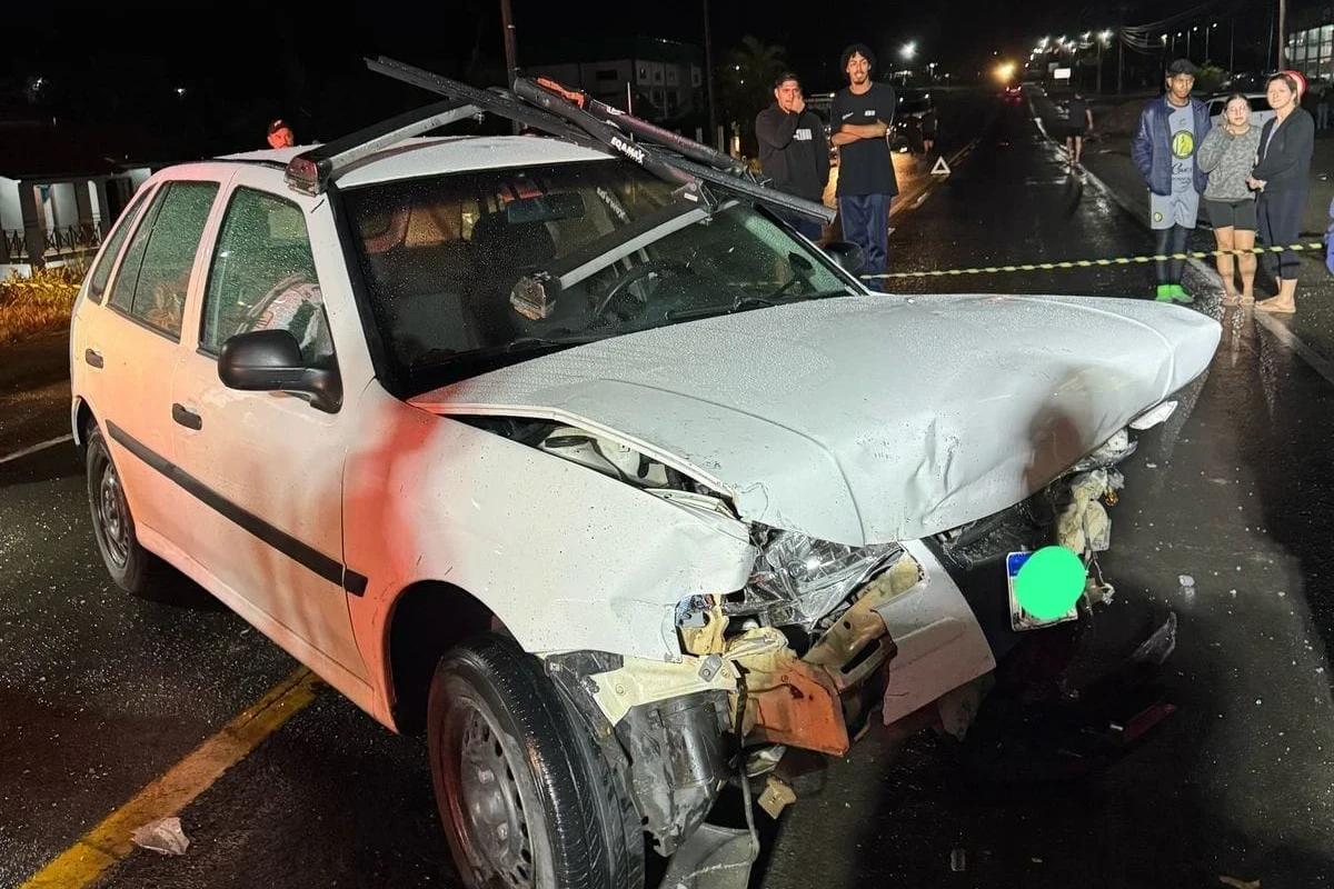 Colisão frontal deixa motorista preso às ferragens em Siderópolis