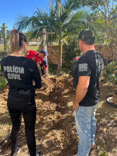 Acusado de assassinar a companheira e enterrar restos mortais é preso preventivamente em Tubarão