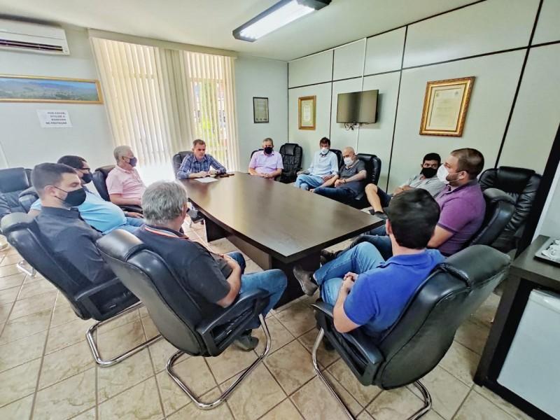 Prefeitura de Nova Veneza e empresas discutem melhorias em vias da cidade