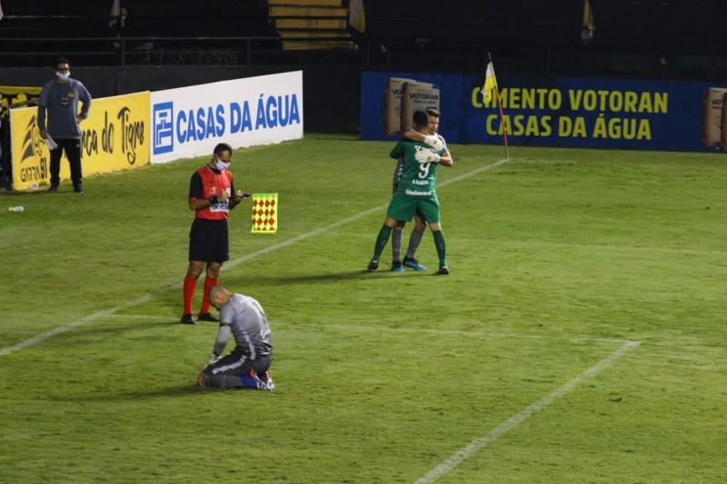 Criciúma se despede do Campeonato Catarinense com derrota nos pênaltis para a Chapecoense