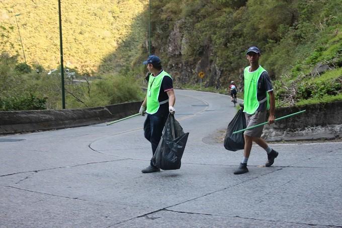Toneladas de lixo recolhidas em mutirão na Serra