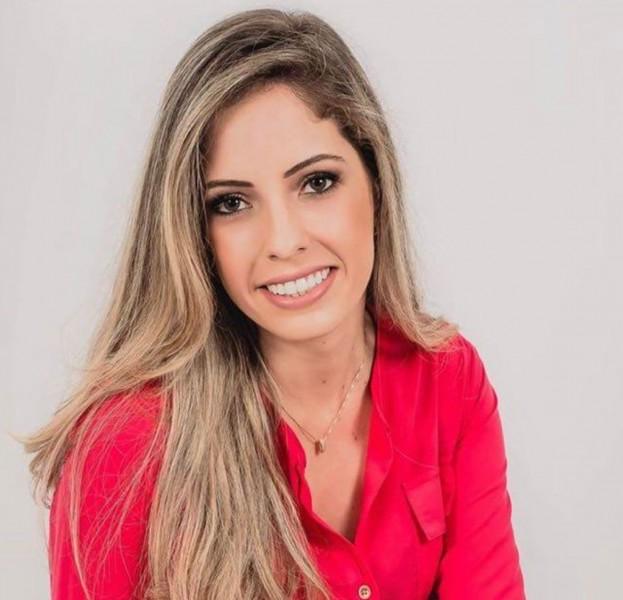 Professora das Faculdades Esucri ministra palestra em Congresso Internacional de Nutrição Funcional