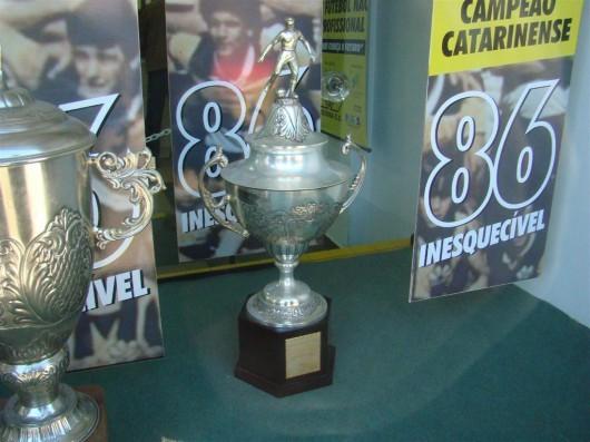 Tigre expõe Taça Plínio de Nes