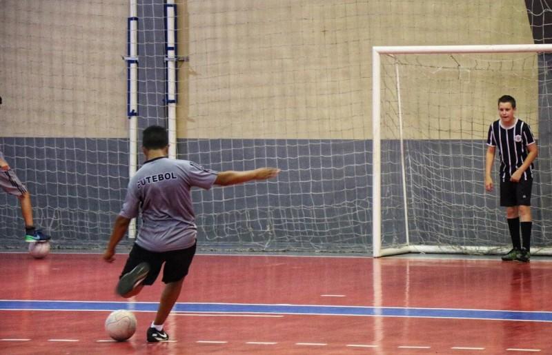 Escolinhas de futebol de Nova Veneza retornaram nesta quarta-feira 