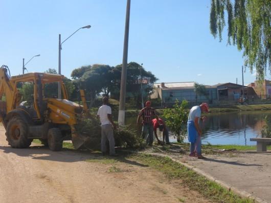 Operação Limpeza para acabar com o mato alto e o lixo