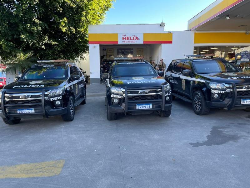 Escoltando carretas com 500 toneladas de donativos para o RS, policiais de SP param em Criciúma