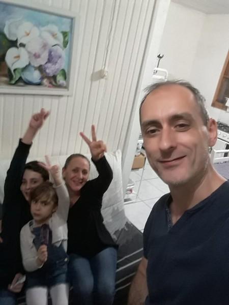 'Lá ninguém sai de casa', diz francês que mora em Criciúma sobre o avanço do coronavírus no país