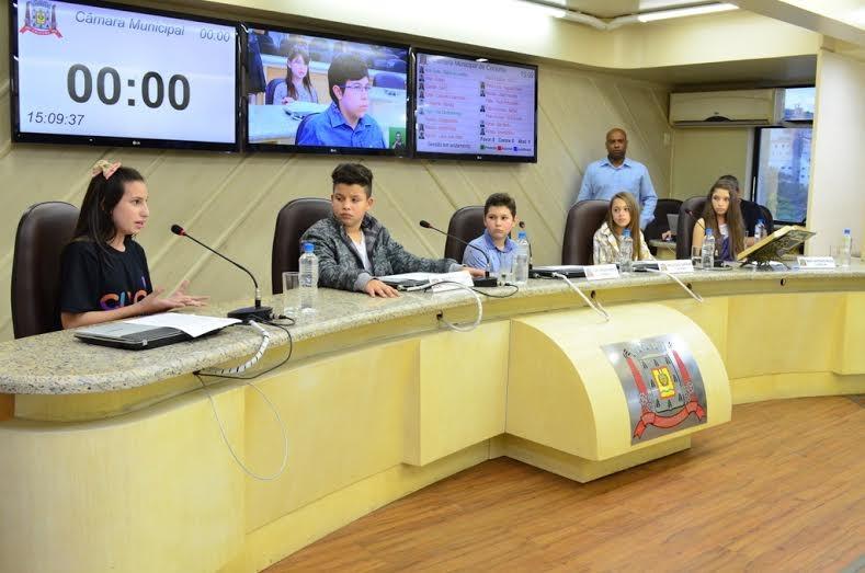 Ex-suplente mirim fala sobre participação no Criança Esperança