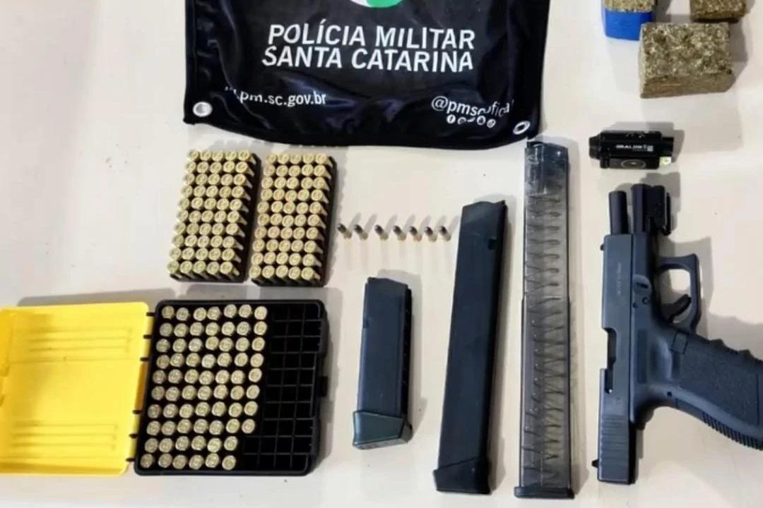 PM prende homem em flagrante por tráfico de drogas e posse irregular de munições no Sul de SC