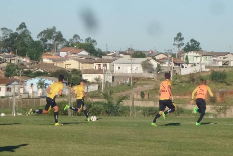 Depois da primeira vitória, time se reapresenta na tarde deste sábado 