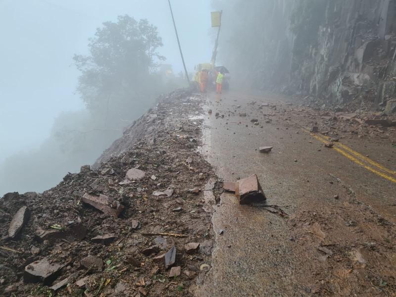 PMRv e SIE monitoram Serra do Rio do Rastro para dar início a retirada de pedregulhos 