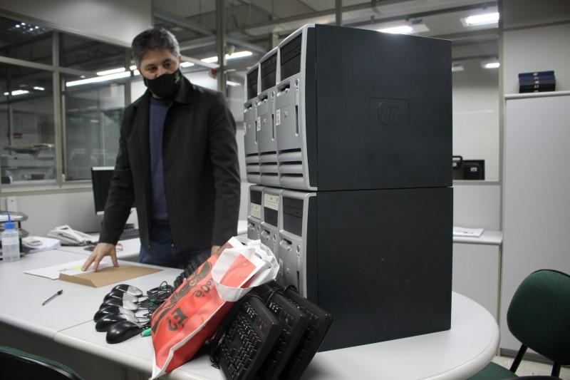 Unesc realiza a doação de computadores a organizações de finalidade social