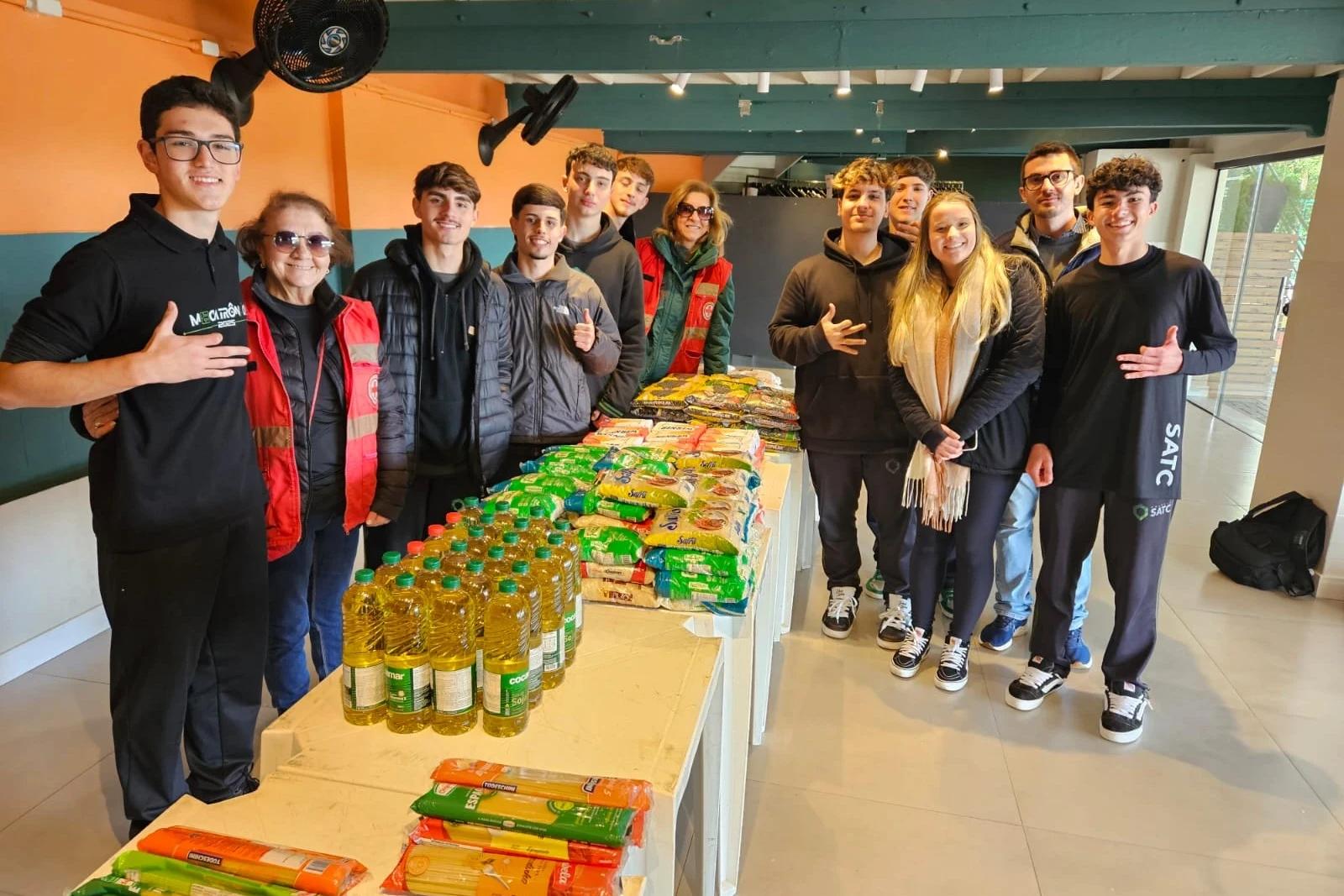 Gincana dos Cursos Técnicos da Satc arrecada mais de uma tonelada de alimentos para famílias vulneráveis