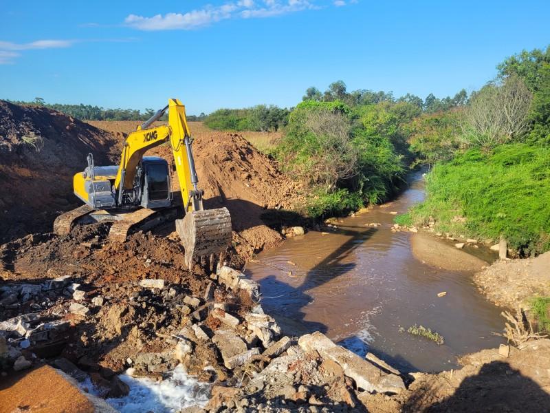 Em Criciúma, rodovia Pedro Manoel Pereira recebe melhorias